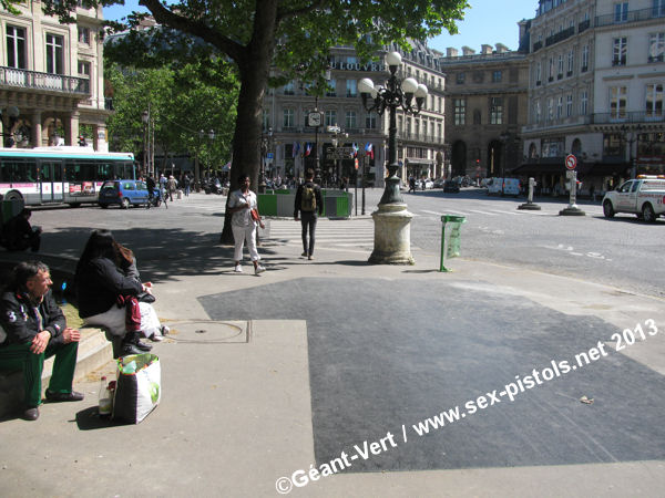 Sid and the Police: Place André Malraux - 75001